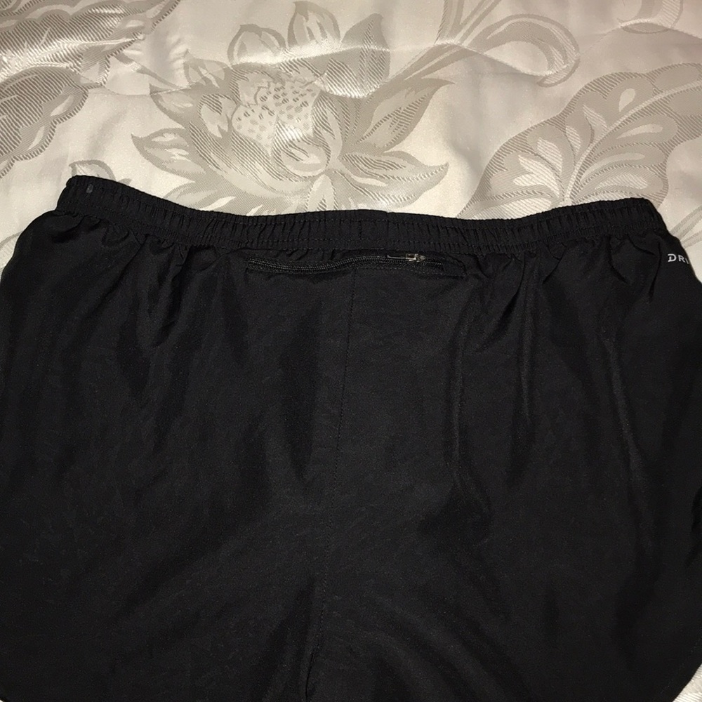 BLACK NIKE RUNNING SHORTS - Picture 2 of 2